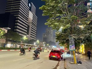 mặt phố vỉa hè rộng - ô tô dừng đỗ ngày đêm - kinh doanh bất chấp - thang máy xịn - thông số đỉnh