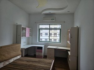 cho thuê căn 1610, ct2, skylight, 125d minh khai