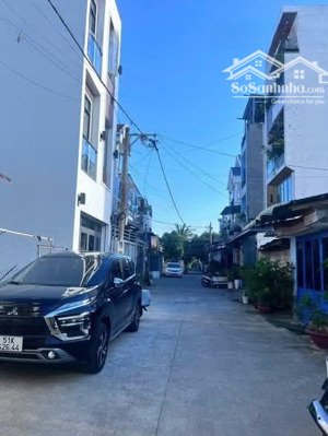 đất gần khu đô thị vạn phúc, hẻm 6m, sát mặt tiền quốc lộ 13, khu phân lô đồng bộ, sổ hồng riêng