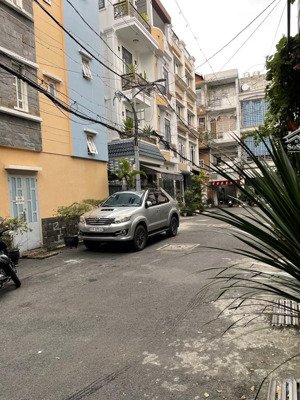 bán nhà huỳnh văn bánh, phú nhuận, hẻm xe hơi , giá chỉ 6,4 tỷ