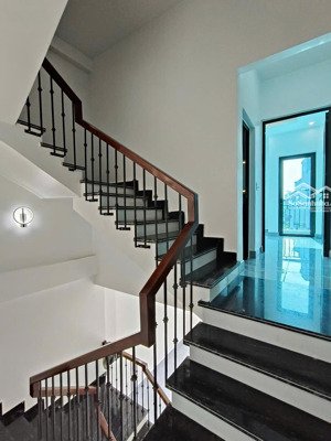 vân lũng an khánh_300m vins_chủ nợ tiền giá nào cũng bán_nhà mới