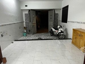 tuyệt đối điện ảnh - siêu phẩm đẹp như tranh - 3 tầng cứng - 44m2 - ôtô đỗ cửa -ngay cv làng hoa