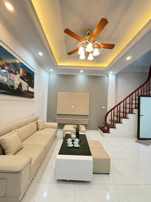 bán nhà hà đông gần phố bà triệu, 5 tầng, nội thất đủ, thoáng sáng, tl sâu đón tết