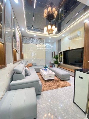 bán nhà q.3- hxt- nhà mới đẹp xe ngủ trong nhà - dt: 4,6 x 9- nhỉnh 11 tỷ