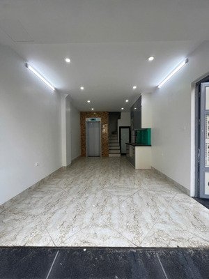 nhà 6 tầng đẹp hơn tranh xuân phương chỉ 5phut ra mĩ đình oto đỗ cửa,chợ trường vài bước giá rẻ