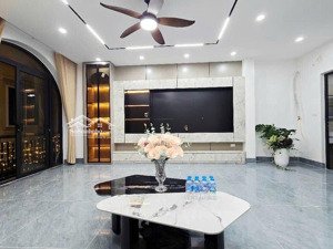 bán nhà thạch bàn- ô tô 7 chỗ ngủ trong nhà( nói o với ảnh ảo)