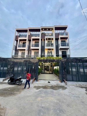 siêu phẩm nhà phố 1 trệt 3 lầu xây mới bảo hành 36 tháng,dt 4,1x20m ngã tư ga quận 12