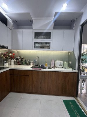 tập thể nguyễn chí thanh ,lô góc 3 thoáng.khu dân trí cao.gần nhiều trường đại học.đường ô tô tranh