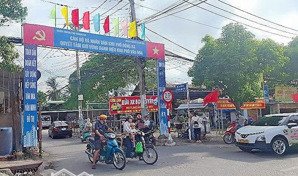 ngộp . 100m2 . nhỉnh 5 tỷ . hxh . gần chợ. trung tâm bình hòa thuận an bình dương