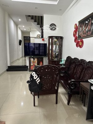 bán nhà 2 tầng trung tâm quận hải châu đường hoá quê trung - chỉ cách nhà mặt tiền 1 căn