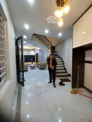 bán nhà trung tâm quận hai bà trưng nhà phố minh khai giao thông thuận tiện-gần nhiều trường đại