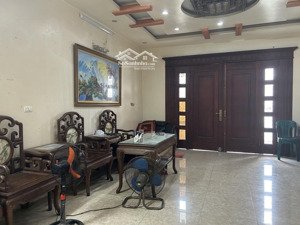 bán nhà phố nguyễn văn cừ , dt 52m2 * m tiền 5m * thiết kế 5 tầng nhà lô góc oto đỗ cửa gần hồ lớn