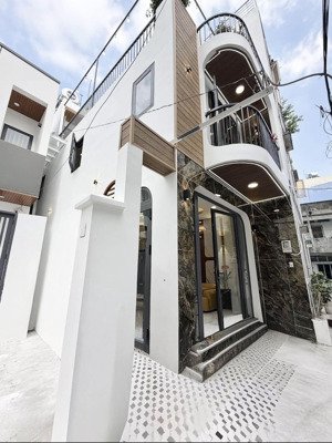 hẻm xe hơi vf3 - 4 tầng - 60m2 - full nội thất - vào ở ngay - chỉ 7.x tỷ