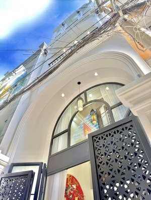 hẻm xe hơi - sát mặt tiền - khu vip phan xích long - 5 tầng - full nội thất - vào ở ngay