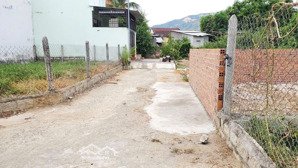 bán lô đất đẹp thôn võ cạnh phường tây nha trang
dt: 87m2 full đất ở giá chỉ 1ty650