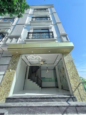 nhà xây mới 4 tầng. 35m². ô tô đỗ tận cửa. di chuyển ql6 cầu mai linh khoảng 10p. giá bán 3.98 tỷ.