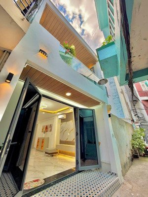 nhà đẹp đón tết -3 tầng - 50m2 - 3pn - full nội thất - vào ở ngay - chỉ 6.x tỷ tl