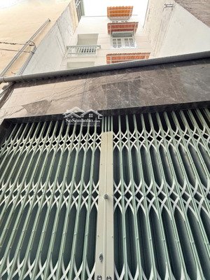 nhà gần lạc long quân ngay chợ vải tân bình sát mặt tiền, hẻm ôtô, phù hợp cho thuê hoặc kinh doanh