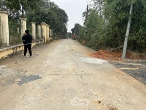 chính chủ gửi bán lô đất dt 80,6m2, full thổ cư nở hậu, giá đầu tư lh: 