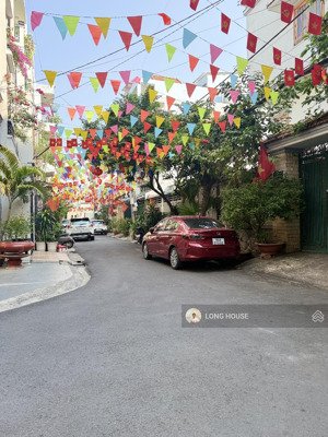 nhà đẹp, hẻm oto dân trí ngay nhà ga t3- cộng hoà ~140tr/m2, đủ công năng cho một đại gia đình.