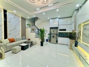 nhà đẹp vị trí trung tâm dt38m2 gần chợ mỗ lao, hà đông chỉ hơn 8 tỷ có nhà đón tết