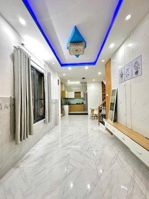 chính chủ bán gấp nhà gần cầu rồng 46mx2 tầng đẹp, thoáng, ở luôn. 3,7 tỷ p hoàng diệu- đà nẵng