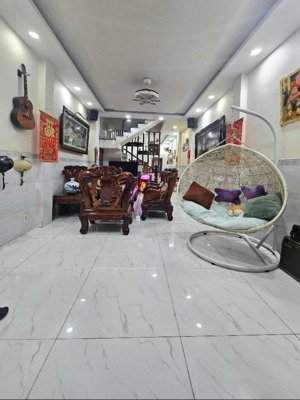 gấp bán giảm tiếp 500tr - mặt tiền kdoanh nhà mới 4 tầng 80m2 -cạnh hòa bình , đầm sen