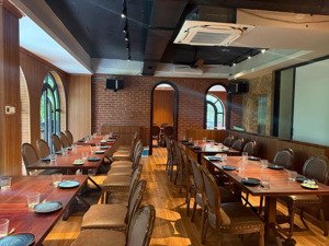 siêu phẩm duy nhất lk319 hồng tiến: dt 161m2, măt tiền 10m, 6 tầng thang máy, lô góc, dòng tiền.