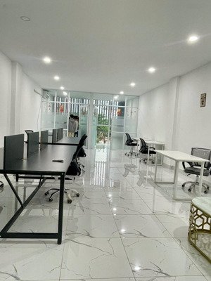 văn phòng trong toà nhà dtsd 86m2 gần trần não quận 2, đủ nội thất