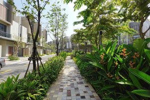 bán nhà phố vị trí đẹp xuất sắc tại the orchard, trường sa, hòa phú, thủ dầu một. 90m2. 10 tỷ