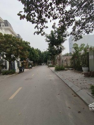 nhà phân lô vỉa hè - lai xá - 80m x 6 tầng - ô tô trong nhà - sát đường 32 - chỉ 17 tỷ