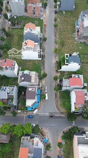 cần bán nhanh nền đất btsl kdc nam phan quận 9,nền đẹp không vướng cột đèn,cống, giá chỉ 90tr/m2.