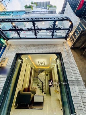 nhà đẹp cmt8, quận 3 4 tầng 2 pn, 3 wc tặng full nội thất xịn ở hay cho thuê đều tốt 4.87 tỷ tl