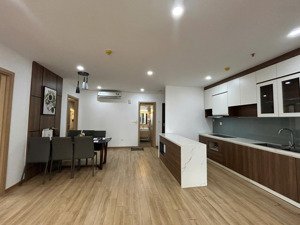 bán chcc scitech hồ tùng mậu, 120m2 3pn, 2wc, sổ đỏ cc, nội thất đẹp ở ngay, 70tr /m2 , hơn 8 tỷ