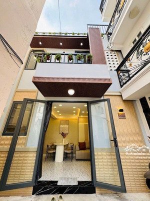 nhà 2 tầng xô viết nghệ tĩnh,p21, bình thạnh -diện tích 36m2 ,3pn,
-giá 6,2t tl