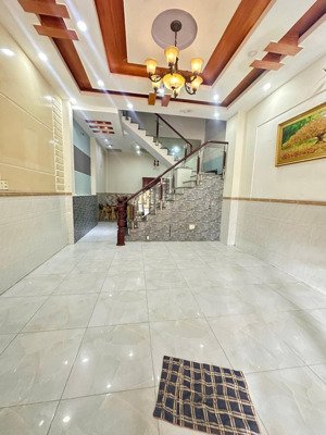 nhà hẻm vip khinh doanh giá chỉ 5,5 tỷ vào ở ngay