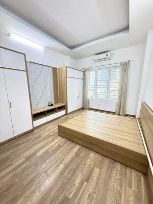 hoàng mai | 38m 6 tầng 2 thoáng trước sau | sân để xe riêng | giá 8.2 tỷ