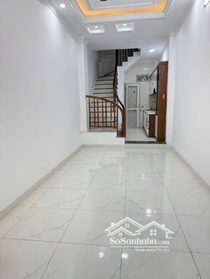 nhà 5 tầng 33m đường tựu liệt, thanh trì. hàng xóm linh đàm cách linh đàm 1km .