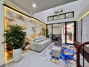 tây hồ - gần phố - lạc long quân- ngõ thông- kinh doanh- dân xây- tặng nội thất hiện đại- giá tốt