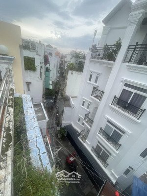 (siêu rẻ) - cách mạng tháng tám - giáp quận 3 - ngang lớn 9m - 150m2 - 4tầng - 10pn - giá 19,5tỷ