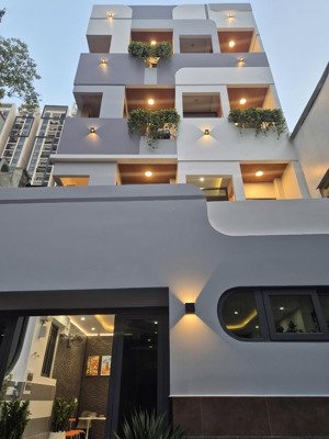 toà nhà 14 chdv góc 3 mt hẻm cao thắng - có thang máy - siêu vị trí ngay hà đô ,dòng tiền 130tr/th