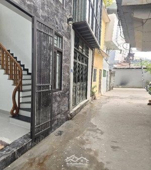 sát ngũ hiệp nhà mới 5 tầng ngõ rộng gần ô tô tránh