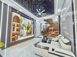 bán nhà 1 trệt 2 lầu full nội thất, hiện đại, 3 phòng ngủ, gần thủ đức 6km, p.tân đông hiệp, dĩ an