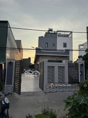 nhà sân vườn 6.9m x 17m nở hậu 8m - hẻm oto - 6 ty9