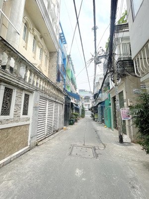 sát mt lê văn lương, ngay lotte mart, ô tô đỗ cửa, 5.2m x 11m, 4 tầng, 5pn rộng, nhỉnh 7 tỷ