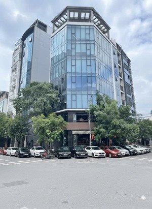 chính chủ gửi bán toà nhà văn phòng 10 tầng nổi - 2 tầng hầm - 2 mặt phố lớn trung tâm quận hbt