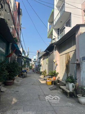 bán nhà 3 tầng kiên cố hẻm ô tô 1 sẹc ngã tư 4 xã, 84m2, giá chỉ hơn 60tr/m2