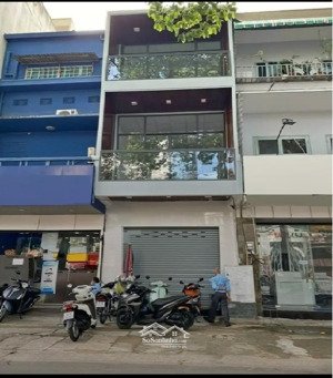 bán gấp nhà gần đại học sư phạm giá 4tỷ05 diện tích 78,5m2 ở lê văn sỹ-quận 3 đang cho thuê 26tr/th