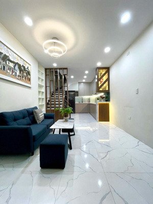 bán nhà hoàng hoa thám, ngõ nông rộng, trước nhà 3m, 20 ra phố, dân xây 35m*5t full nt về ở ngay