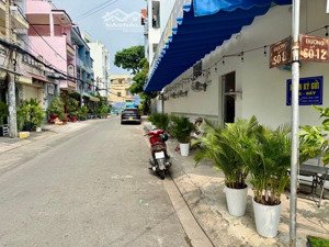 ( 4.3 x 15 ) nở hậu 4m6, nhà 3 tầng, bà hom, quận 6, gần chợ phú lâm, nhỉnh 6 tỷ